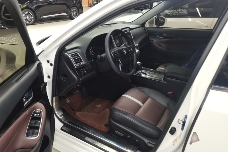 Used Toyota Crown 2017 2.0T Sport Edition Driver Seat
