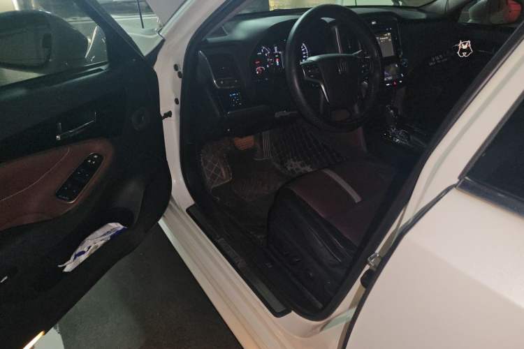 Used Toyota Crown 2017 2.0T Sport Edition Driver Seat