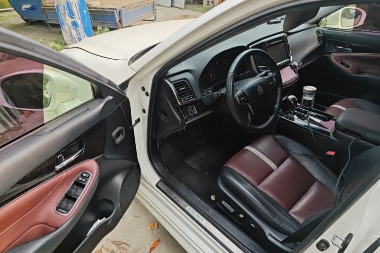 Used Toyota Crown 2017 2.0T Sport Edition Driver Seat