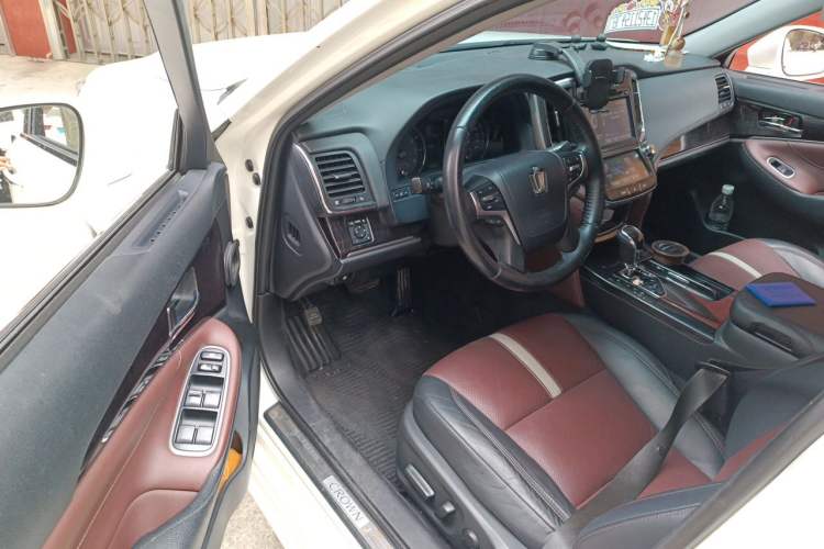 Used Toyota Crown 2017 2.0T Sport Edition Driver Seat