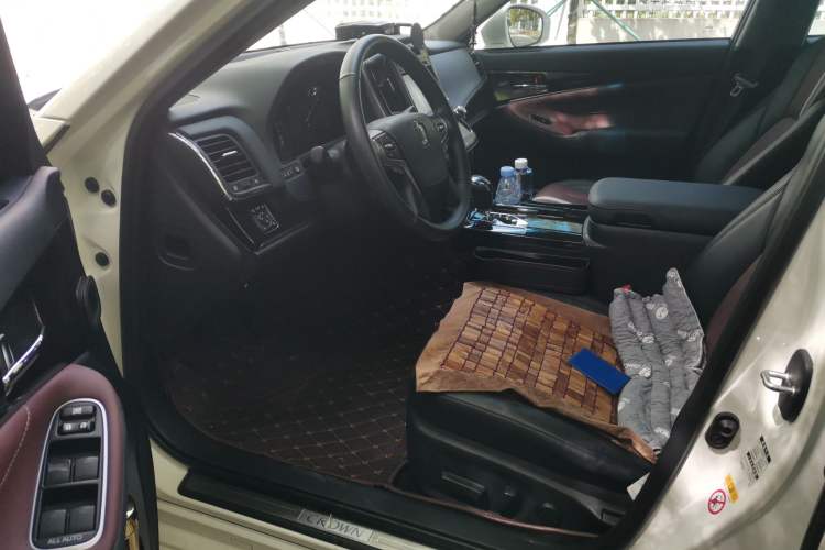 Used Toyota Crown 2017 2.0T Sport Edition Driver Seat
