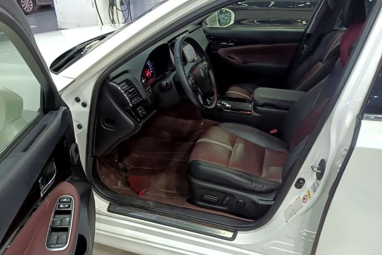 Used Toyota Crown 2017 2.0T Sport Edition Driver Seat