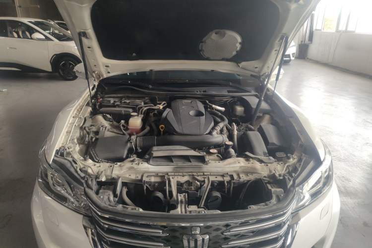 Used Toyota Crown 2017 2.0T Sport Edition Engine Bay