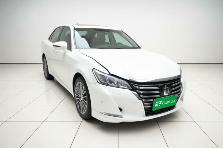 Used Toyota Crown 2017 2.0T Sport Edition Front Right 45 Deg