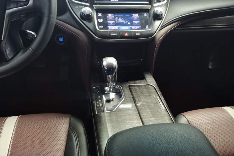 Used Toyota Crown 2017 2.0T Sport Edition Gear Lever
