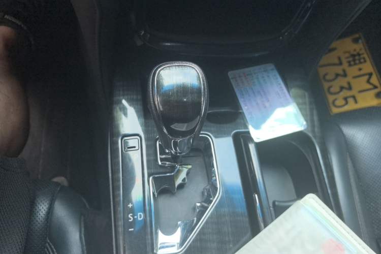Used Toyota Crown 2017 2.0T Sport Edition Gear Lever