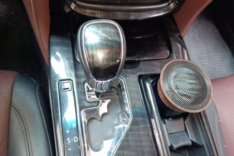 Used Toyota Crown 2017 2.0T Sport Edition Gear Lever