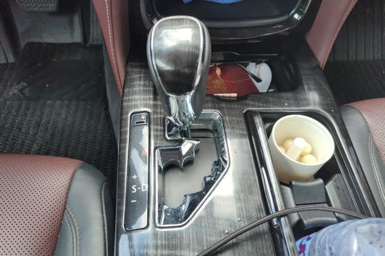 Used Toyota Crown 2017 2.0T Sport Edition Gear Lever