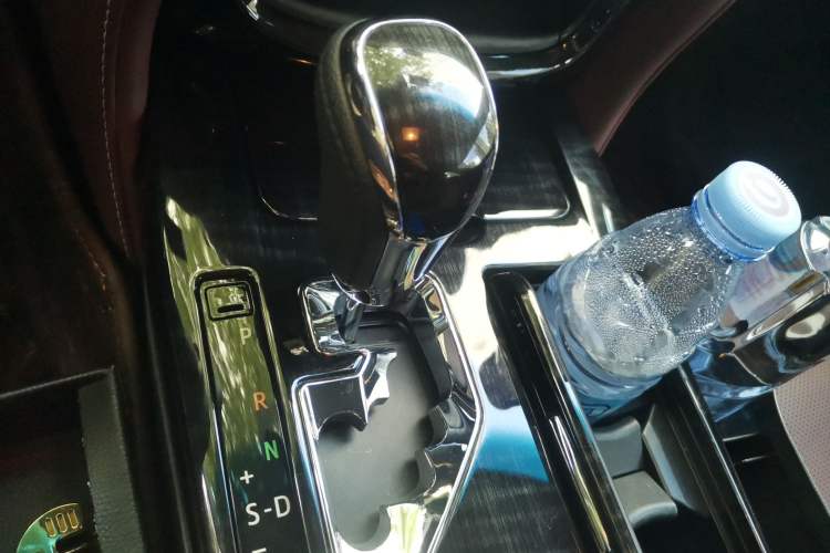 Used Toyota Crown 2017 2.0T Sport Edition Gear Lever