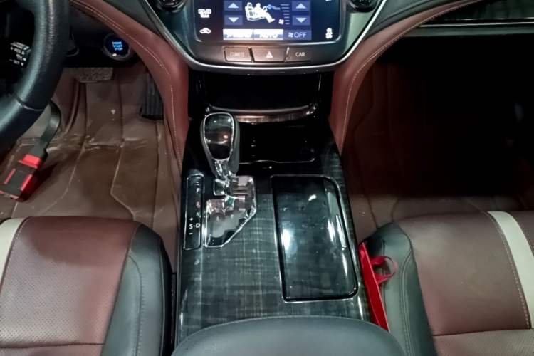 Used Toyota Crown 2017 2.0T Sport Edition Gear Lever