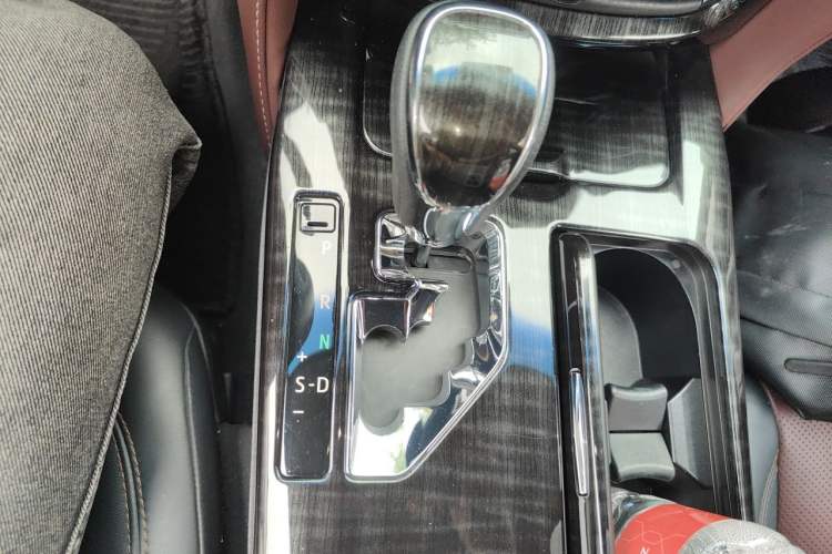 Used Toyota Crown 2017 2.0T Sport Edition Gear Lever