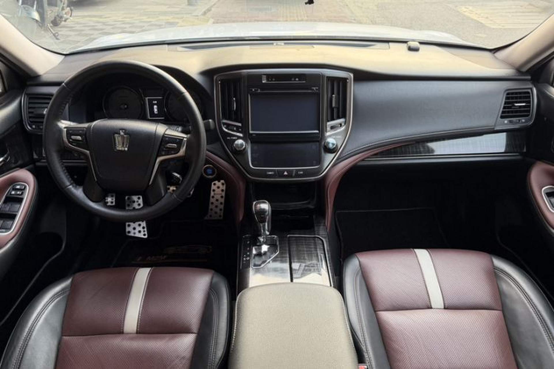 Used Toyota Crown 2017 2.0T Sport Edition Interior 1