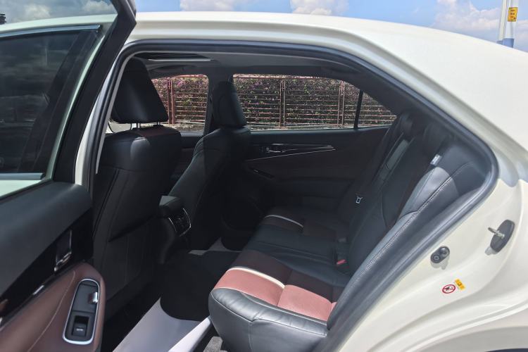 Used Toyota Crown 2017 2.0T Sport Edition Interior 1