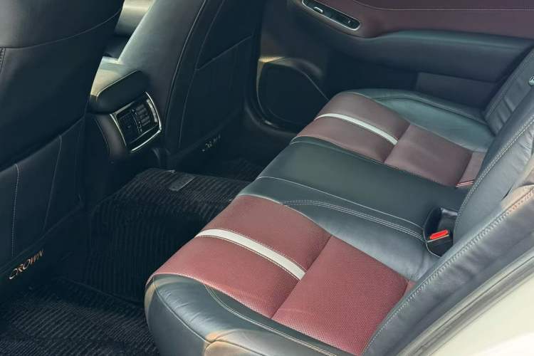 Used Toyota Crown 2017 2.0T Sport Edition Interior 4