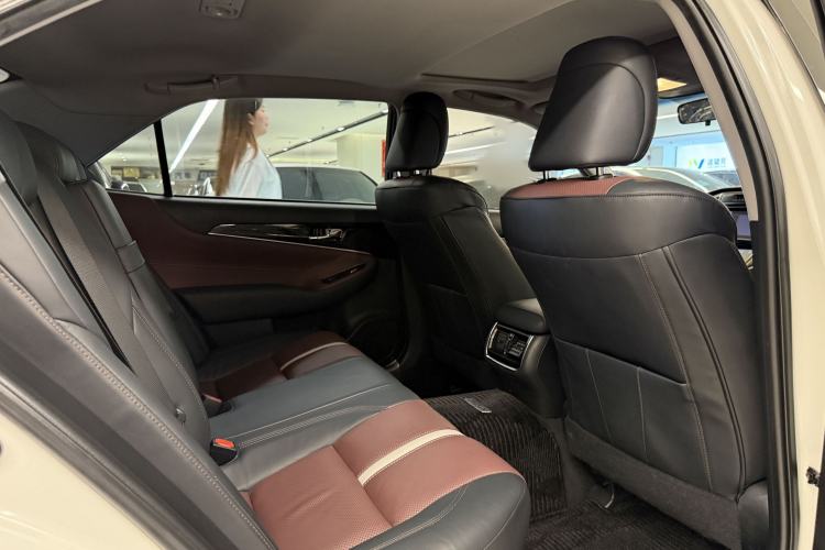 Used Toyota Crown 2017 2.0T Sport Edition Interior 5