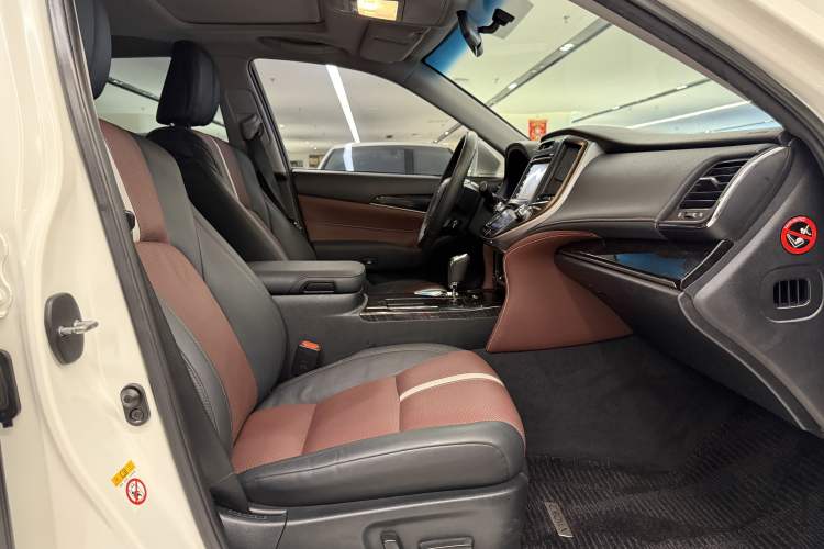 Used Toyota Crown 2017 2.0T Sport Edition Interior 6