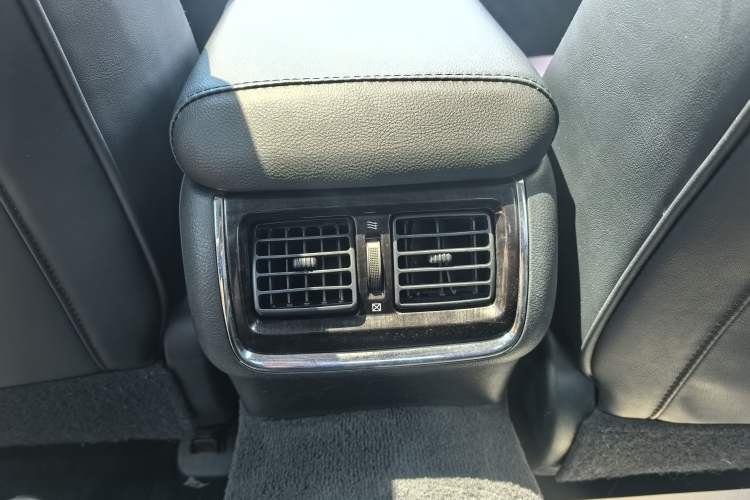 Used Toyota Crown 2017 2.0T Sport Edition Interior 7
