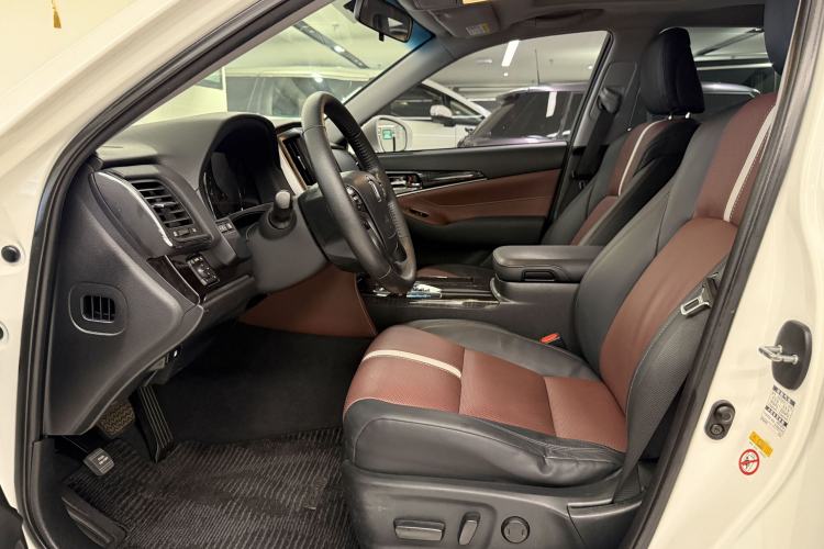 Used Toyota Crown 2017 2.0T Sport Edition Interior 9