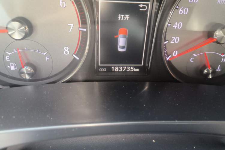 Used Toyota Crown 2017 2.0T Sport Edition Odometer Close Up