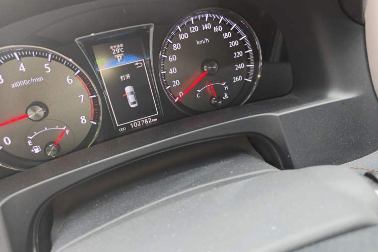 Used Toyota Crown 2017 2.0T Sport Edition Odometer Close Up