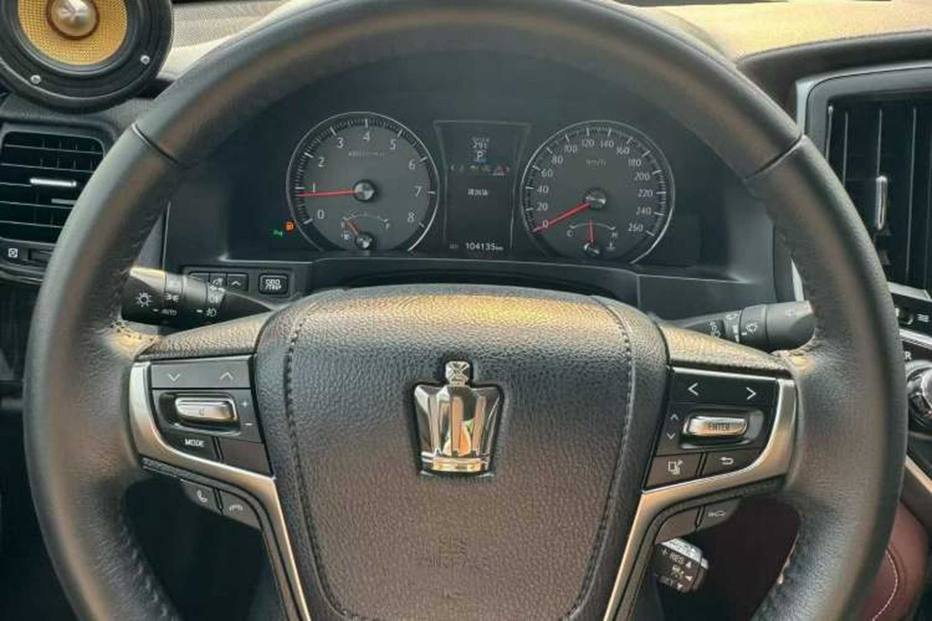 Used Toyota Crown 2017 2.0T Sport Edition Odometer Close Up