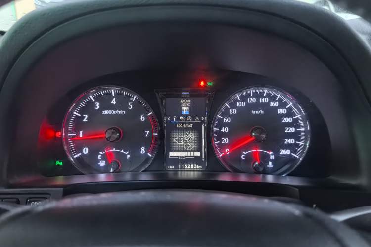 Used Toyota Crown 2017 2.0T Sport Edition Odometer Close Up