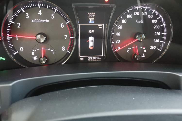 Used Toyota Crown 2017 2.0T Sport Edition Odometer Close Up