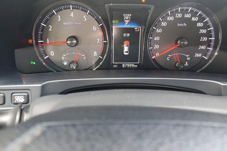 Used Toyota Crown 2017 2.0T Sport Edition Odometer Close Up