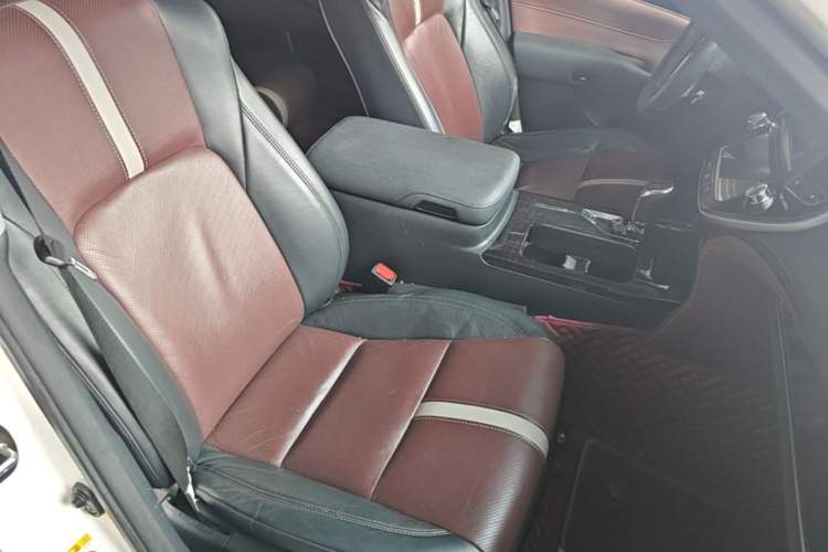 Used Toyota Crown 2017 2.0T Sport Edition Right Front Seat