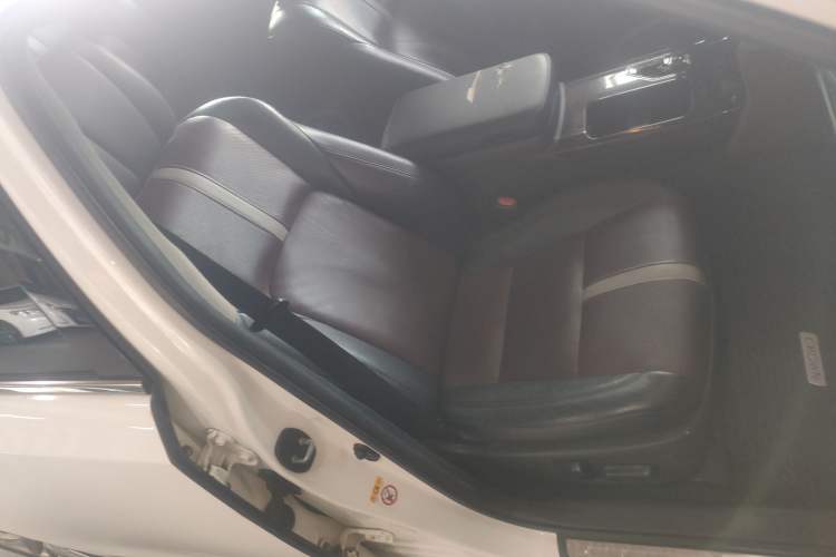 Used Toyota Crown 2017 2.0T Sport Edition Right Front Seat