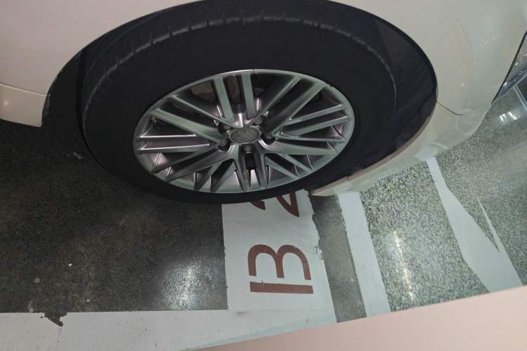 Used Toyota Crown 2017 2.0T Sport Edition Right Front Wheel Hub