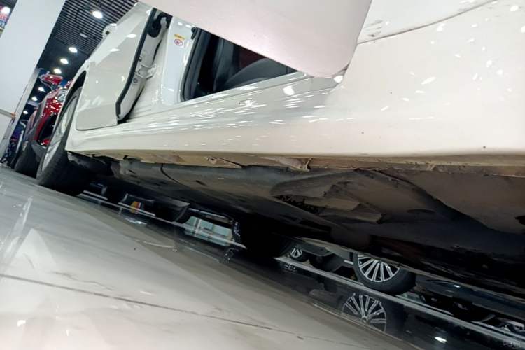 Used Toyota Crown 2017 2.0T Sport Edition Right Side Sill