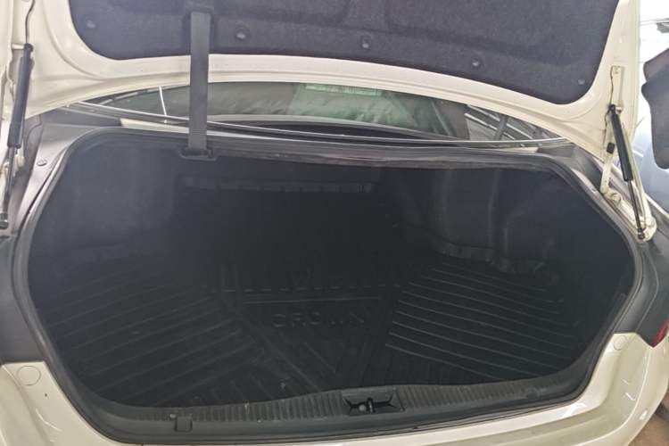 Used Toyota Crown 2017 2.0T Sport Edition Trunk