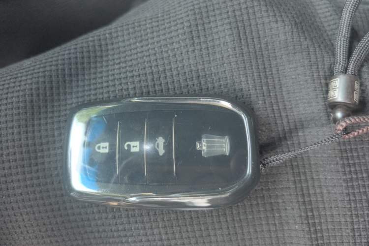 Used Toyota Crown 2017 2.0T Sport Edition Vehicle Key