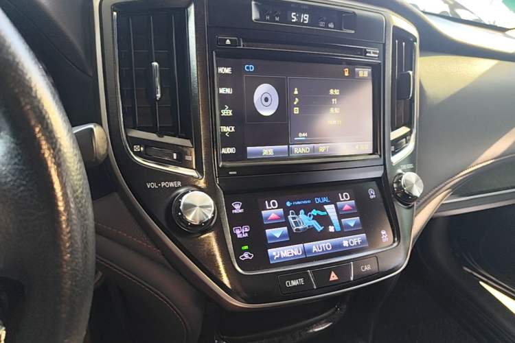 Used Toyota Crown 2018 2.0T Fashion Edition Audio And AC Panel