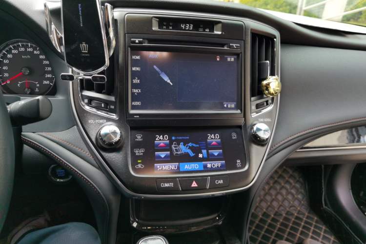 Used Toyota Crown 2018 2.0T Fashion Edition Audio And AC Panel