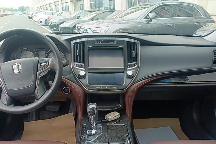 Used Toyota Crown 2018 2.0T Sport Edition Audio And AC Panel