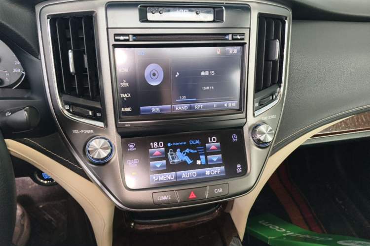 Used Toyota Crown 2018 2.0T Fashion Edition Audio And AC Panel