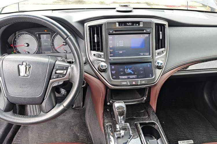 Used Toyota Crown 2018 2.0T Sport Edition Audio And AC Panel