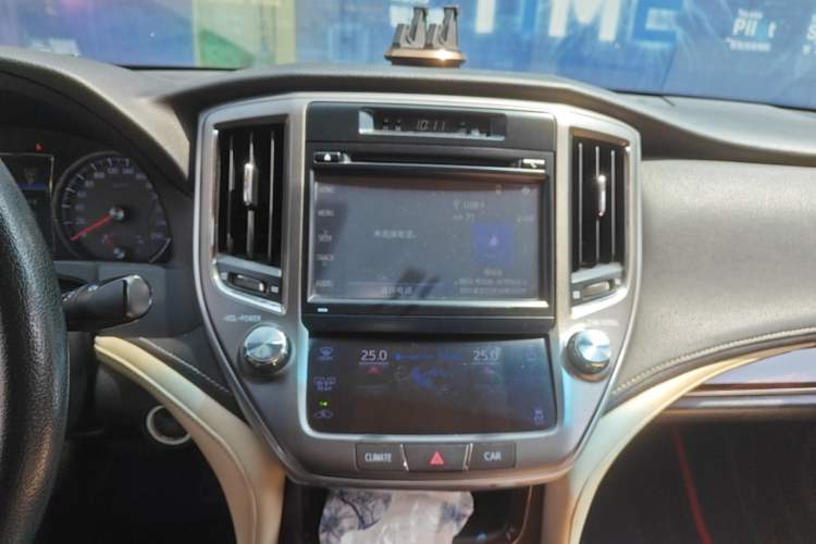 Used Toyota Crown 2018 2.0T Fashion Edition Audio And AC Panel