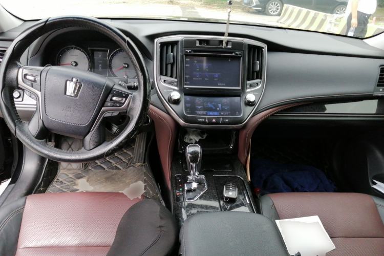 Used Toyota Crown 2018 2.0T Sport Edition Center Console