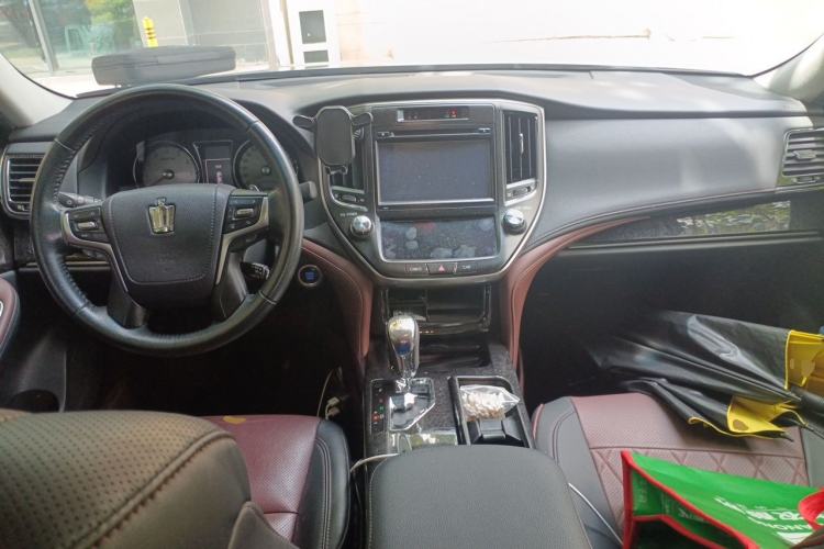 Used Toyota Crown 2018 2.0T Sport Edition Center Console