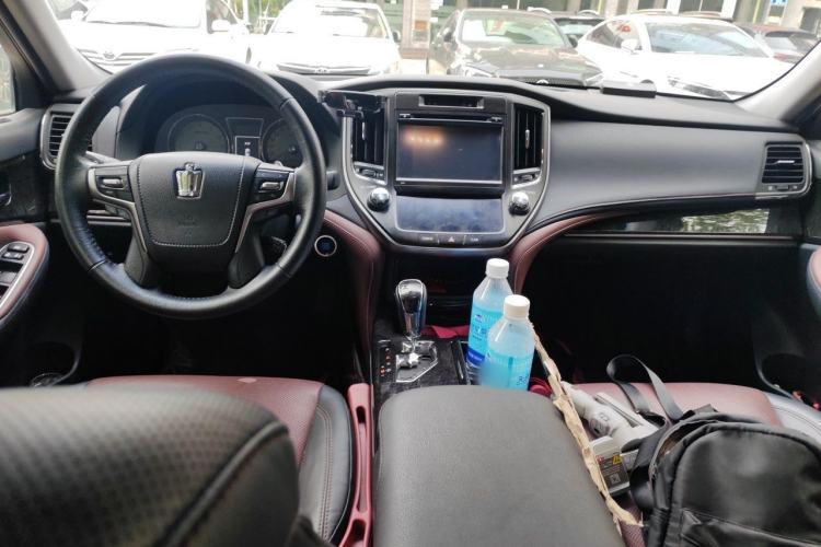 Used Toyota Crown 2018 2.0T Sport Edition Center Console