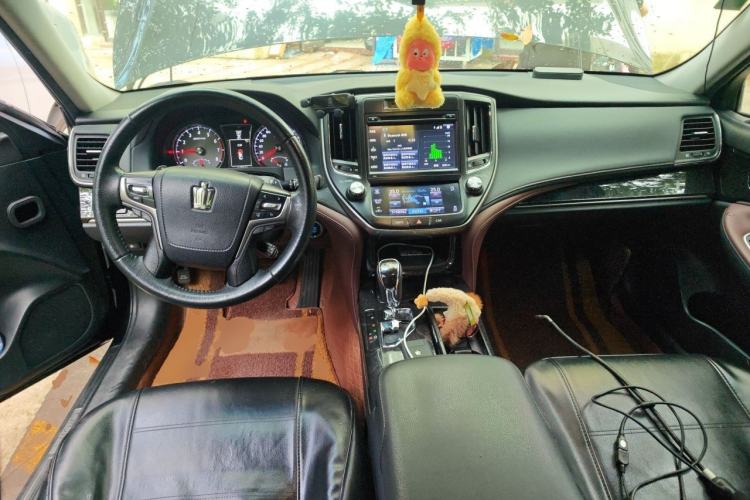 Used Toyota Crown 2018 2.0T Sport Edition Center Console