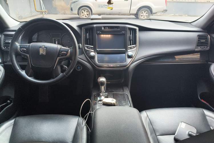 Used Toyota Crown 2018 2.0T Fashion Edition Center Console