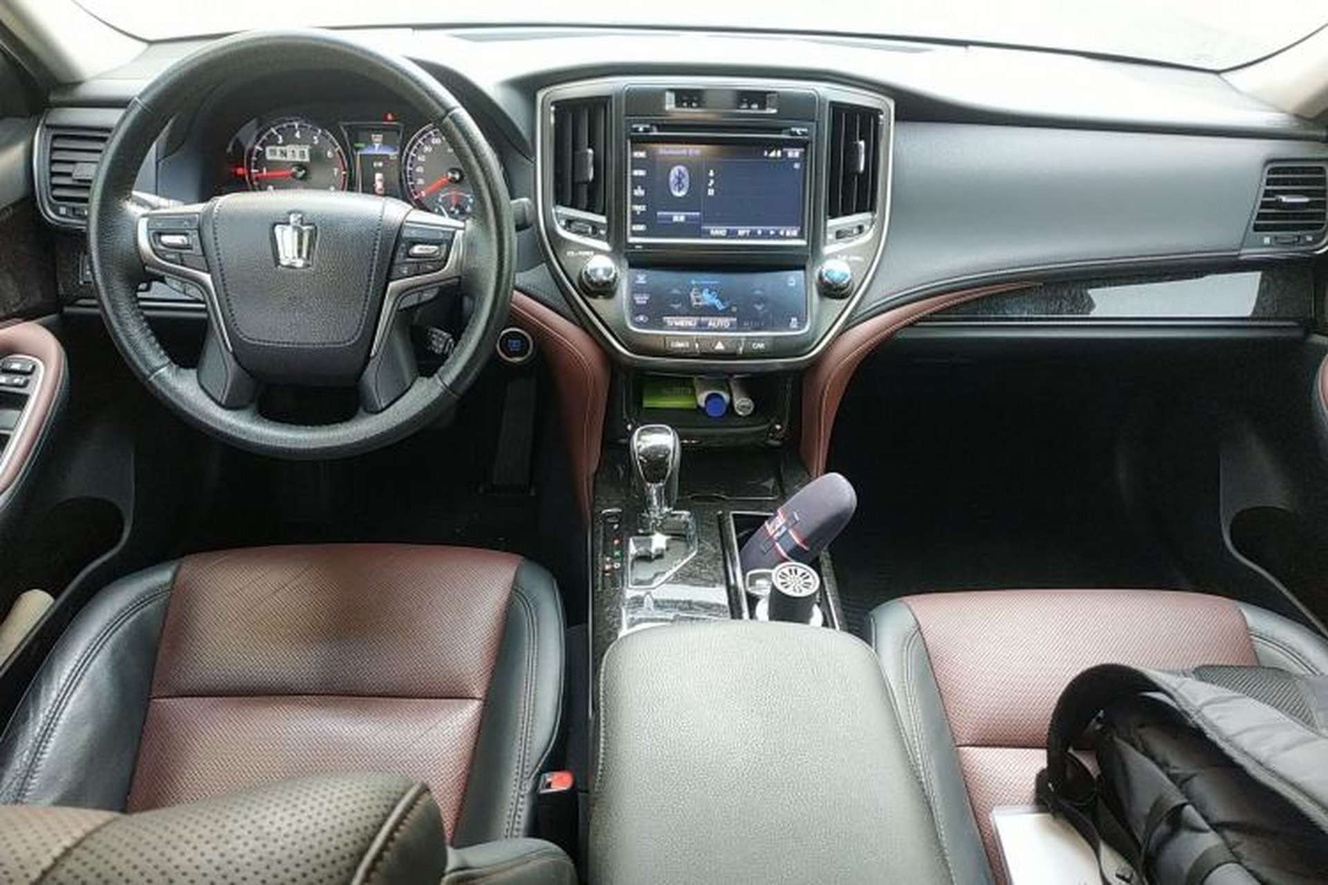 Used Toyota Crown 2018 2.0T Sport Edition Center Console