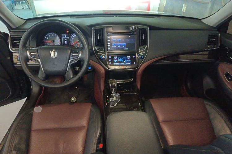 Used Toyota Crown 2018 2.0T Sport Edition Center Console