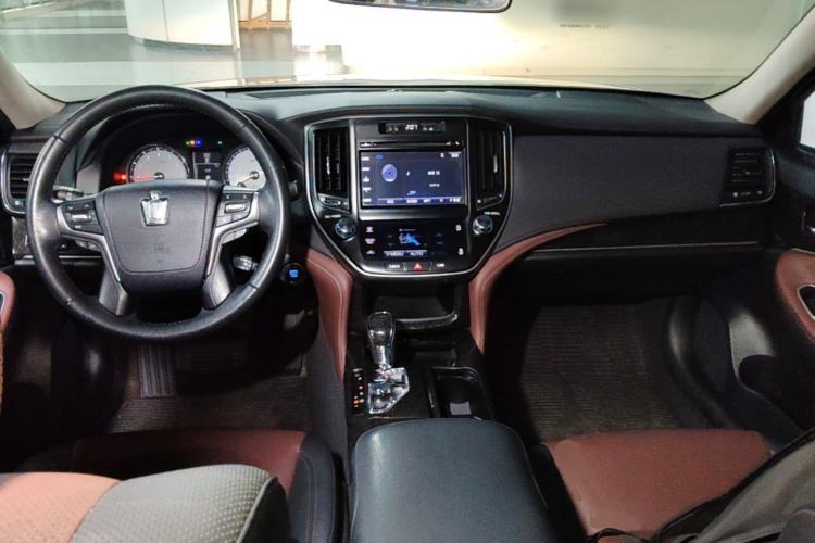 Used Toyota Crown 2018 2.0T Sport Edition Center Console
