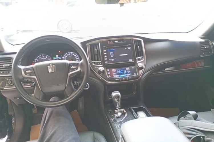 Used Toyota Crown 2018 2.0T Fashion Edition Center Console