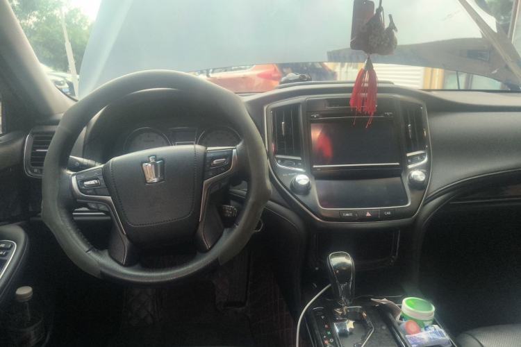 Used Toyota Crown 2018 2.0T Fashion Edition Center Console